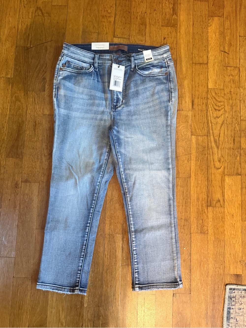 Judy Blue Faded Light Blue Cropped Ankle Jeans